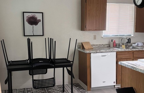 Burien Apartment | Cozy 2-bedroom apartment in charming Burien with WiFi near SeaTac airport