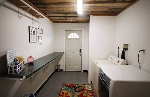 Lake Michigan Beach House | Cozy 2-bedroom bungalow in peaceful Coloma, close to beaches