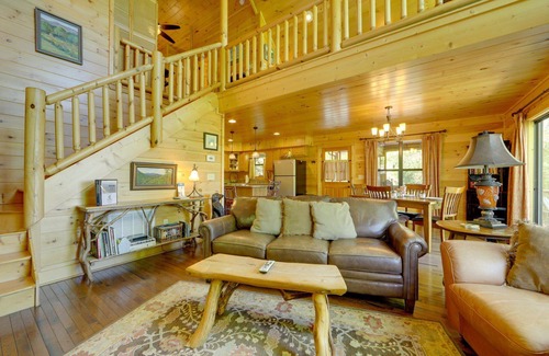 Bryson City Cabin | Cozy 2-bedroom cabin w/Mountain Views!