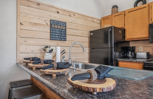 Hidden Valley Condo | Cozy 2-bedroom condo in lovely Hidden Valley with WiFi