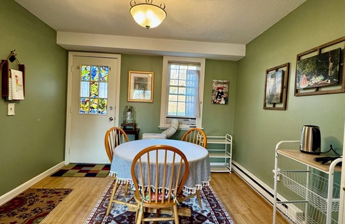 South Amherst Condo | Cozy 2-bedroom condo near town of Amherst, UMASS, Amherst and Hampshire College