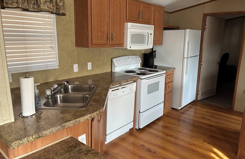 Freedom House | Cozy 2-bedroom Mobile Home in Freedom, OK