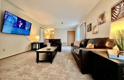 Middletown House | Cozy 2 Bedroom Paired Home in Middletown, OH
