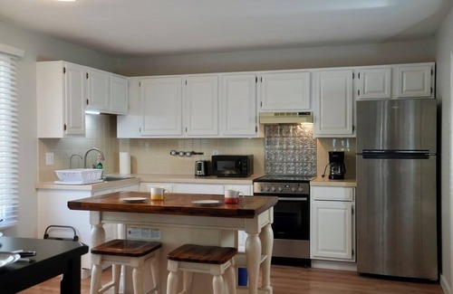 Smithfield Condo | Cozy 2-bedroom stay in enchanting Smithfield with AC, WiFi