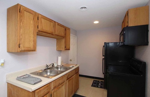 Belleville Apartment | Cozy 2 Bedroom