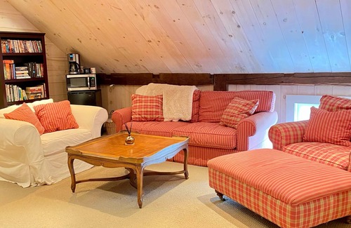 Walpole Apartment | Cozy 2 BR Apartment in Quaint New England Town
