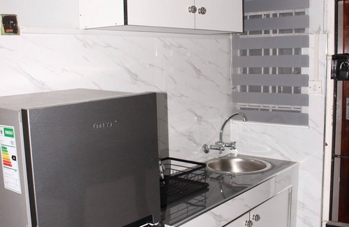 Lusaka Apartment | Cozy 2-BR Flat near Best Malls Restaurants &Stores