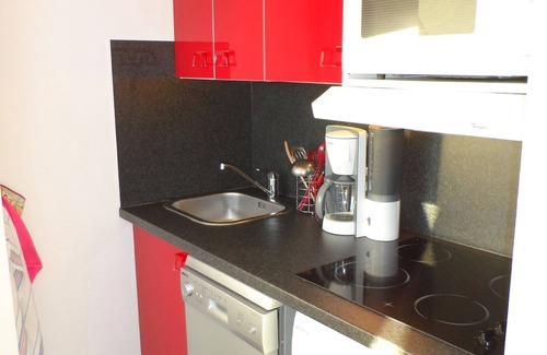 Cabourg Apartment | Cozy 2-Room Apartment Near Cabourg Thalassotherapy, Sleeps 4, Pet-Friendly, Balcony