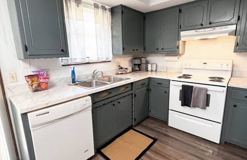 Enid House | COZY 2Bedroom/1Bath Duplex