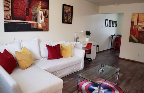 Montgomery House | Cozy 2BR apartment with tons of amenities/Disney+ YouTubeTV FastWiFi/Garage