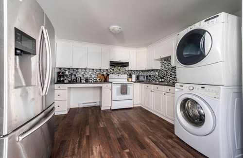 Sudbury Apartment | Cozy 2BR Apt near Downtown | Free Parking & Wi Fi