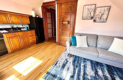North Bergen House | COZY 2BR WITH FANTASTIC MANHATTAN & WATER VIEWS