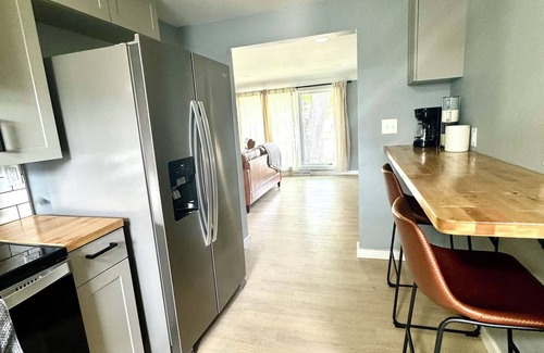 Green Bay House | Cozy 3 bedroom 1 bathroom home near Lambeau