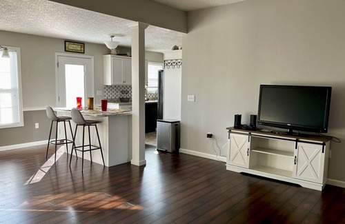 Berea House | Cozy 3-bedroom 2-bath house with AC in Berea