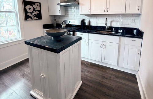 Vauxhall Apartment | Cozy 3 bedroom apartment-10 mins EWR Airport, 30 mins NYC 20 mins American Dream