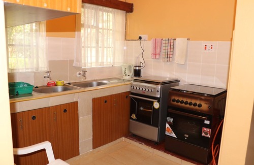 Ruiru House | Cozy 3-bedroom bungalow in Kahawa Sukari, 5 Minutes from Thika Road Superhighway