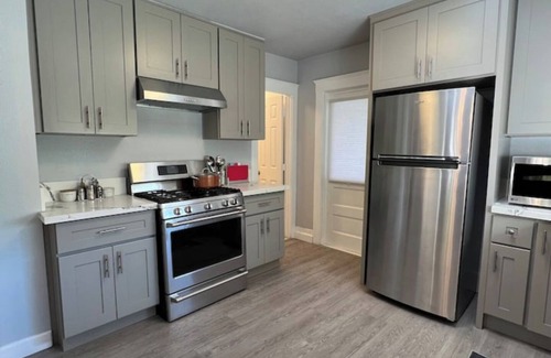 Mid Central House | Cozy 3-Bedroom Bungalow Near Old Town Pasadena