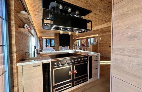 Gstaad Ski Chalet | Cozy 3-Bedroom Chalet in the Heart of Gstaad