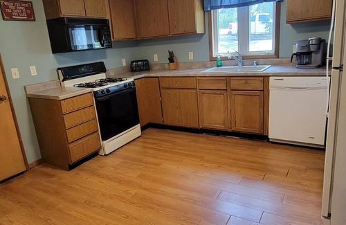 Okee Cottage | Cozy 3 Bedroom Cottage- Breathtaking Lake Views