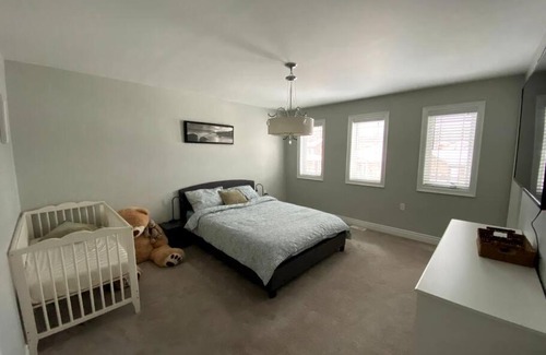 Barrie House | Cozy 3 bedroom home perfect for small gatherings