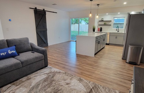 Bradenton House | Cozy 3-bedroom house in tranquil Bradenton-Near IMG-BLAKE Hospital-AMI Beaches