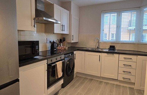 Ongar House | Cozy 3-bedroom terrace house, in a safe and peaceful neighborhood for families.