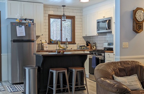 Michaywe Ski Chalet | Cozy 4 bed/3 bath House in Michaywe w/pool access firepit/grill/EV charging