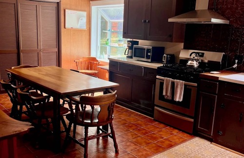 Fayetteville Cabin | Cozy 4-bedroom cabin near historic Gettysburg with pool and golf moments away!