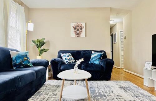 Raleigh House | Cozy 4 bedroom Cottage by Duke Raleigh Hospital