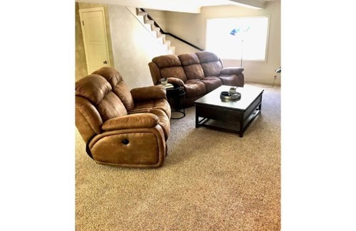 Medford House | Cozy 4 Bedroom home with Pool