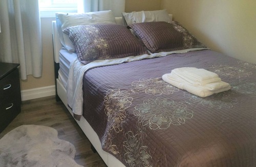 Dartmouth House | Cozy 4 Bedroom House for 8 people