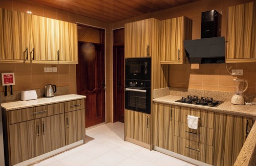 Nungua House | Cozy 4-Bedroom Townhouse in Community 25, Tema