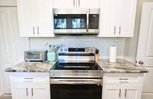 Lakeland House | Cozy 4 bedroom with Rustic Charm
