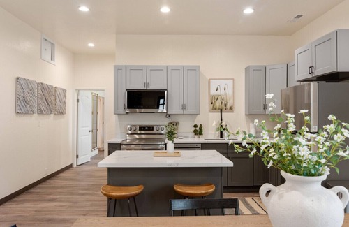 St. Charles Apartment | Cozy 4BR/2BA Condo by Bear Lake