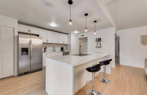 Rowlett House | Cozy 5BR Pool House with Hot Tub Near The Lake
