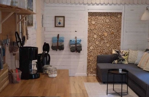 Klassbol Cottage | Cozy 6-person house in the middle of the forest, enjoy the space and nthe peacen