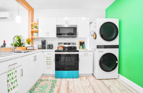 Flagami Apartment | Cozy/6PPL/2BR/Wifi/AC/Patio/BBQ/W&D/free parking apartment in Miami