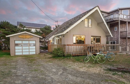 Pacific City House | Cozy A-frame next to beach