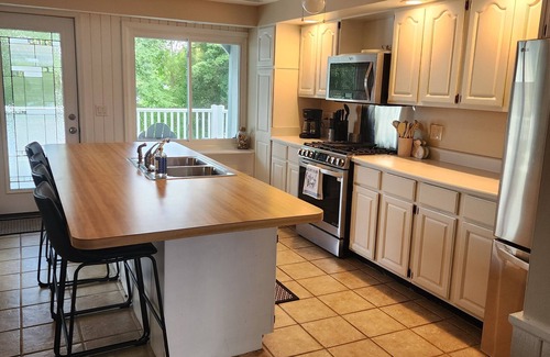 Hudson Cottage | Cozy A-frame on Lime Lake