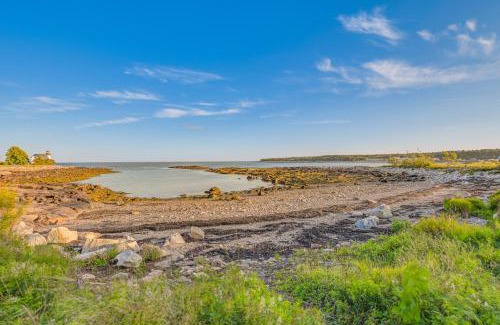 Prospect Harbor House | Cozy Acadia Area Cabin, Walk to Beach and Lighthouse