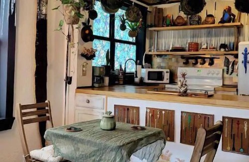 East Ybor House | Cozy AF Jungle-House Hideaway
