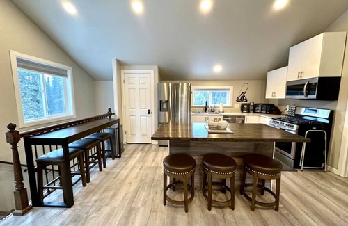 Ridgeway Apartment | Cozy Alaskan Escape Dawn Dr