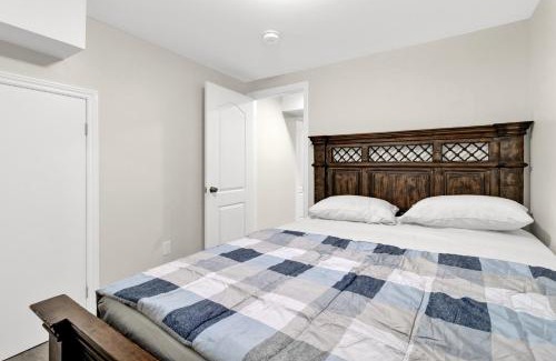 Hamilton Apartment | Cozy Ancaster Hamilton Apartment