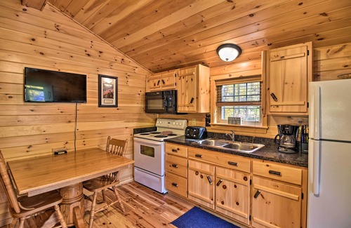 St George Cabin | Cozy ‘Anchors Away’ Cabin Hideaway w/Fire Pit!