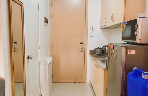 San Dionisio Condo | Cozy and Bright Condo Near Airport and Behind SM Sucat Mall