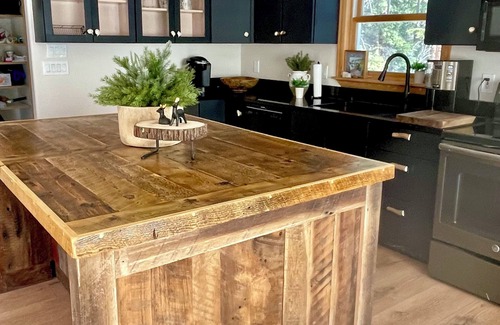 Valley of the Sun Cabin | Cozy and Comfy Mountain Retreat Near Breckenridge Ski Resort