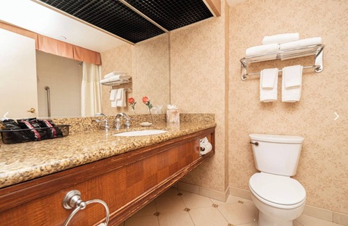 Downtown Reno Hotel | Cozy and convenient weekly stays!