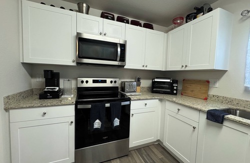 Jacarandas House | Cozy and Economical Vacation Rental