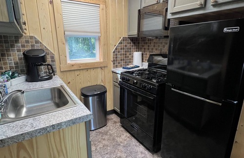 Lake Shore Hotel | Cozy and Efficient Studio Located on Gull Lake Trail!
