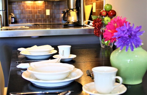 Killarney Apartment | Cozy and lovely 1 bedroom apartment w free parking premise